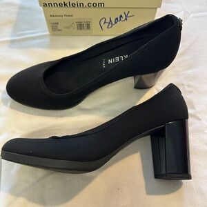 Size 10 Anne Klein Classic Black Block Heels